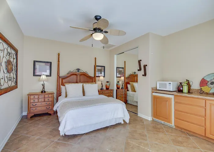 La Quinta Home On Golf Course With Pool And Hot Tub