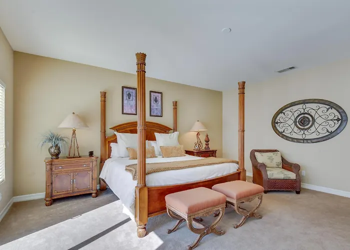 La Quinta Home On Golf Course With Pool And Hot Tub